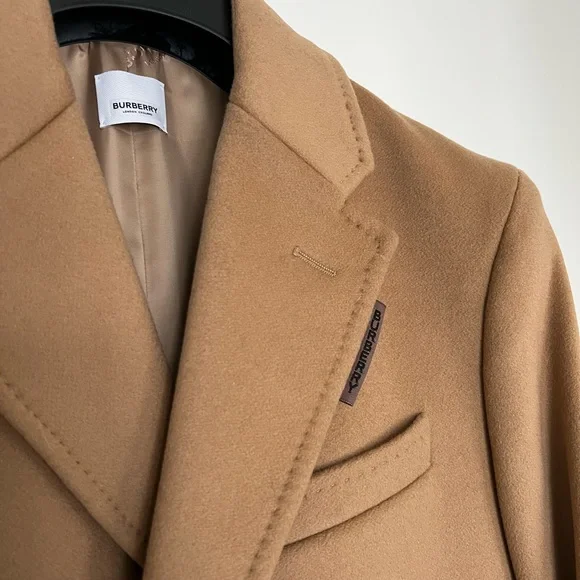 Burberry Beige/Tan Trench Coat Label Detail - Picture 5 of 16